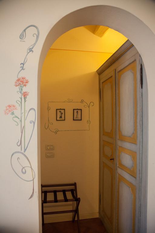 Hotel Locanda Degli Artisti Борго-Сан-Лоренцо Номер фото