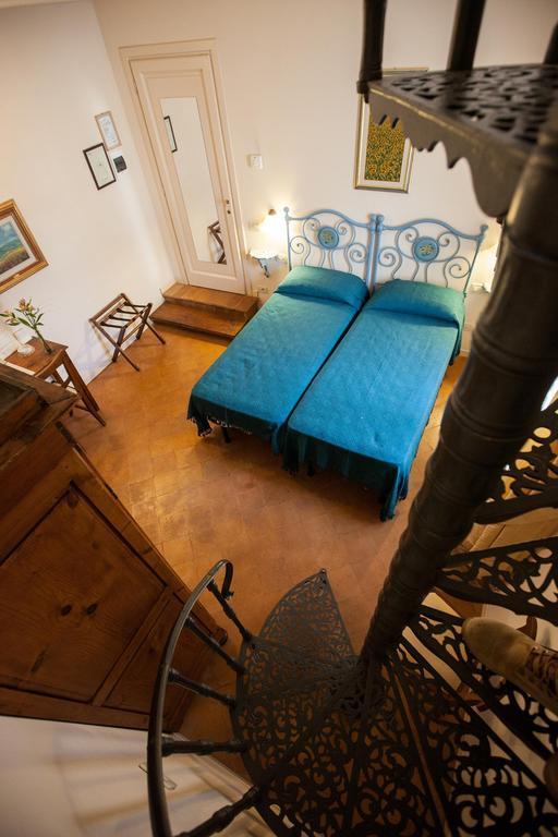 Hotel Locanda Degli Artisti Борго-Сан-Лоренцо Номер фото