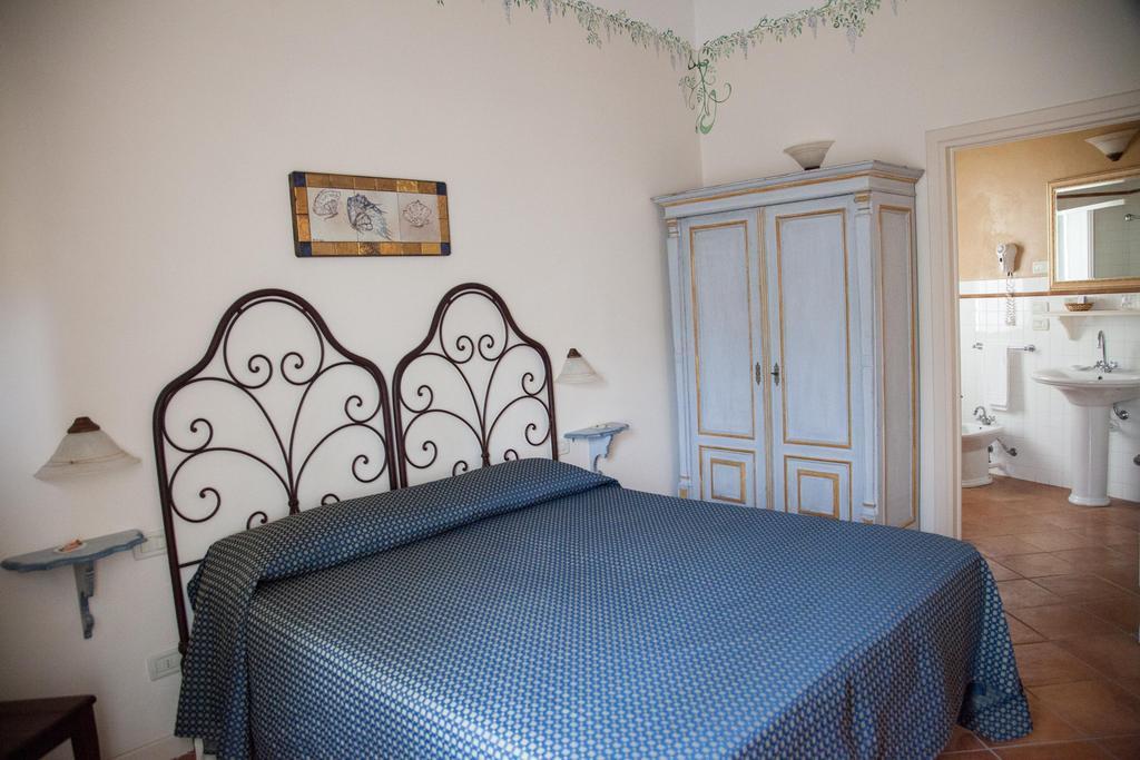 Hotel Locanda Degli Artisti Борго-Сан-Лоренцо Номер фото