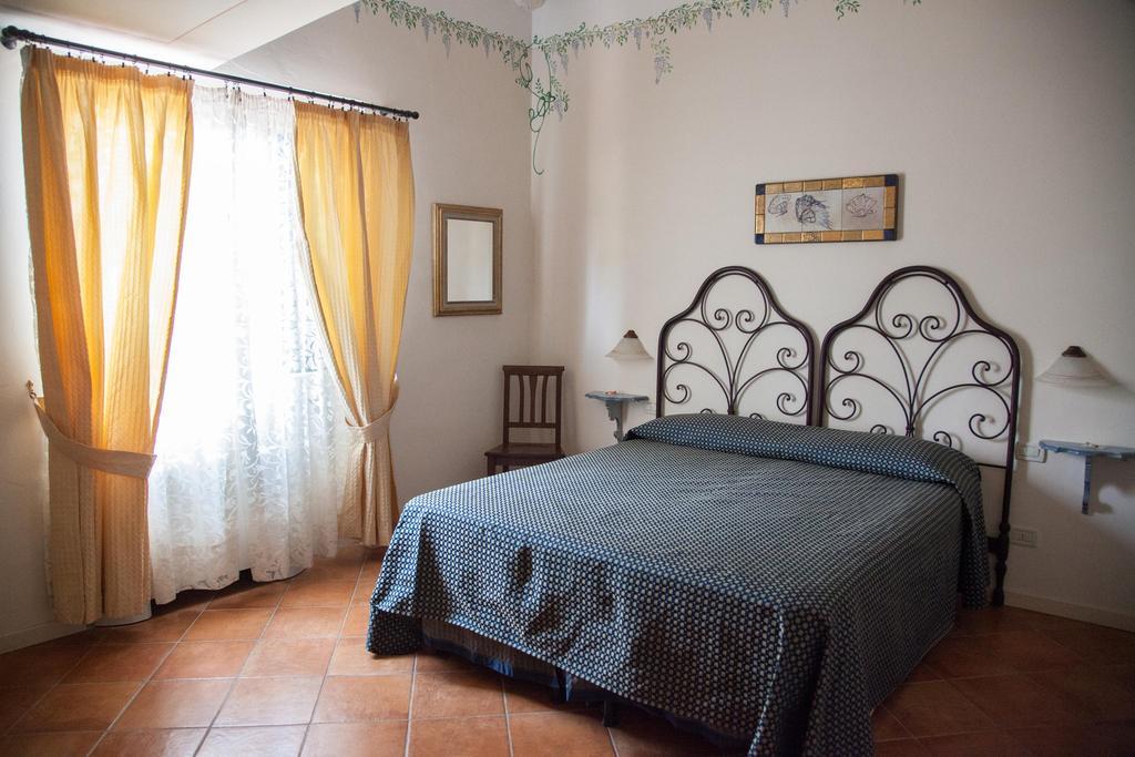 Hotel Locanda Degli Artisti Борго-Сан-Лоренцо Номер фото